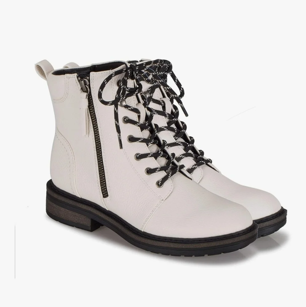BearTraps AmySue Boots In Cream Size 8.5